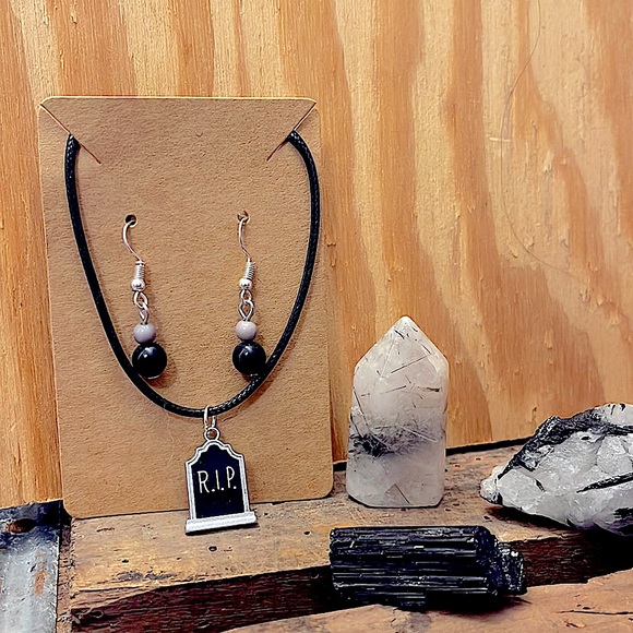 🪦 BOGO 🪦R.I.P Tomb Stone Necklace & Earrings🪦SET🖤 - Picture 1 of 7